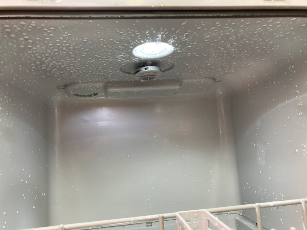 東芝 TOSHIBA 食器洗い乾燥機 DWS-22A  食洗機 使用後の内部水滴