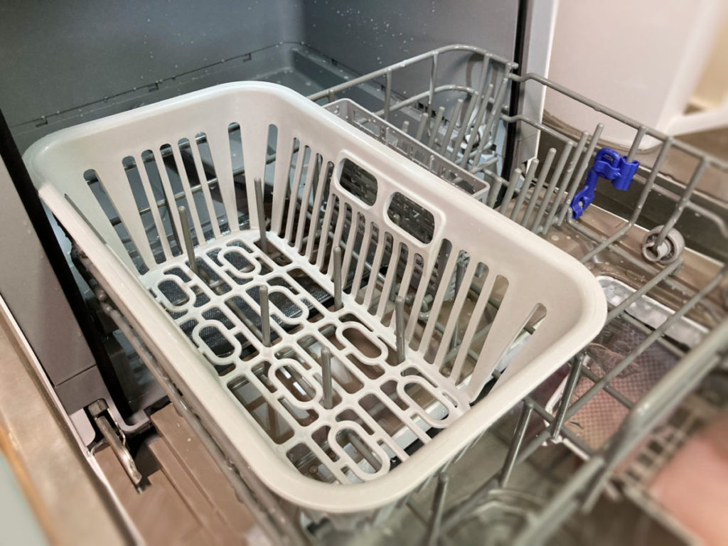 東芝 TOSHIBA 食器洗い乾燥機 DWS-22A  食洗機 SKジャパンの小物カゴを転用できました