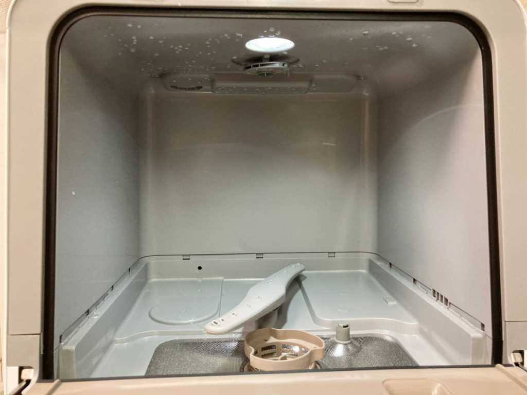 東芝 TOSHIBA 食器洗い乾燥機 DWS-22A  食洗機 除菌コース洗い上がり　乾燥かけても少し水滴が残る