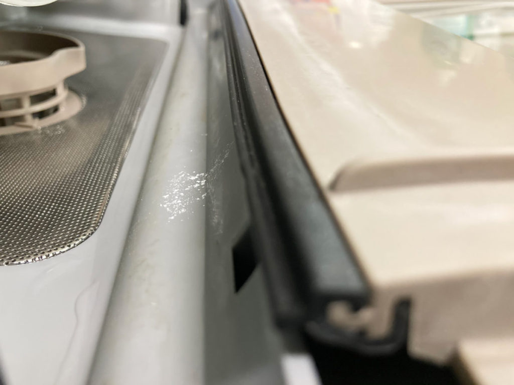 東芝 TOSHIBA 食器洗い乾燥機 DWS-22A  食洗機 粉洗剤の溶け残り